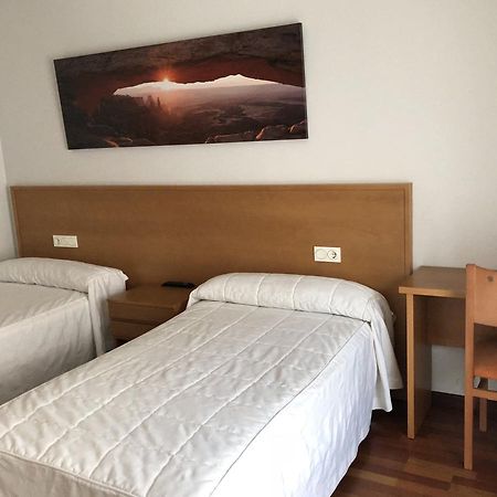 זמורה Hostal El Poligono מראה חיצוני תמונה