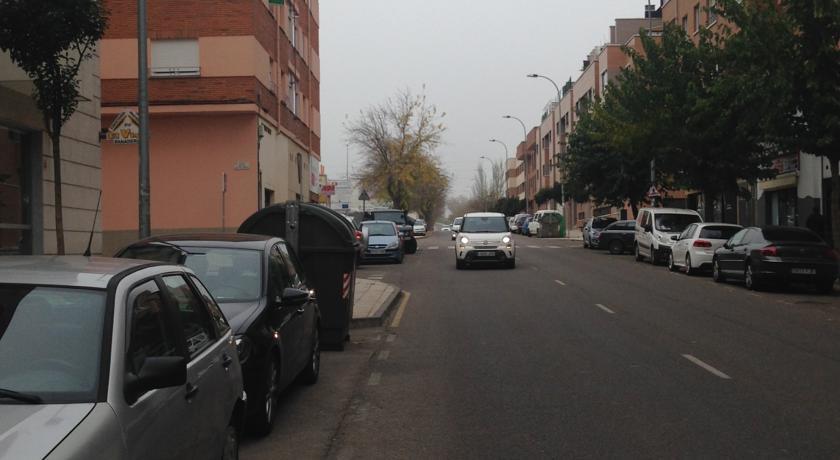 זמורה Hostal El Poligono מראה חיצוני תמונה