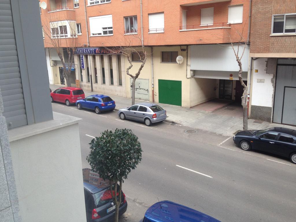 זמורה Hostal El Poligono מראה חיצוני תמונה