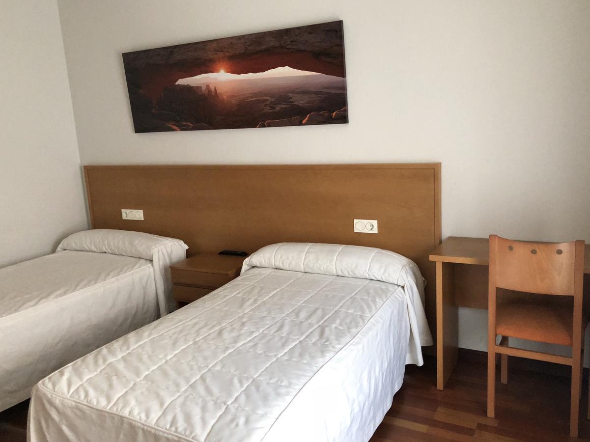 זמורה Hostal El Poligono מראה חיצוני תמונה